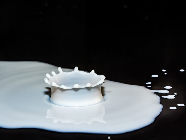 drops-of-milk-2062100_1920